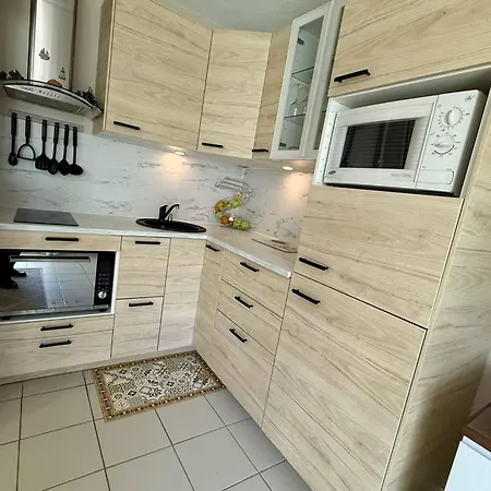 Lejlighed Renove A 350m De La Plage, *