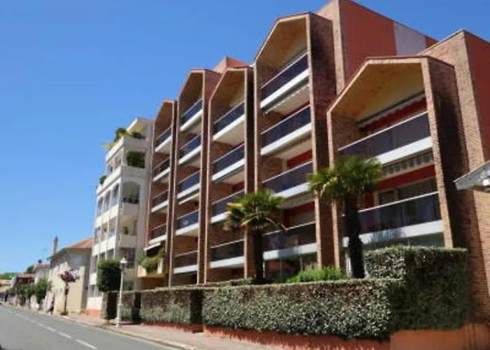 Renove A 350m De La Plage,